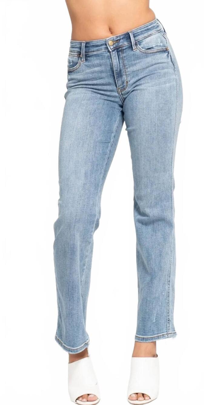 NEW JUDY BLUE yoke cell phone pocket dad jean in medium-wash
